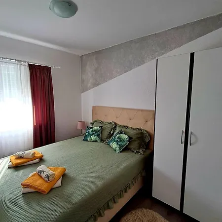 Apartment Miroslav *