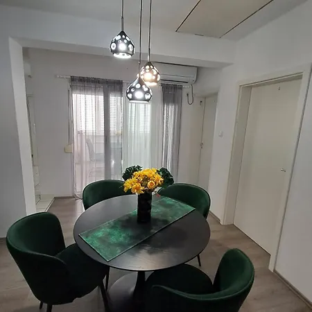 Apartment Miroslav *